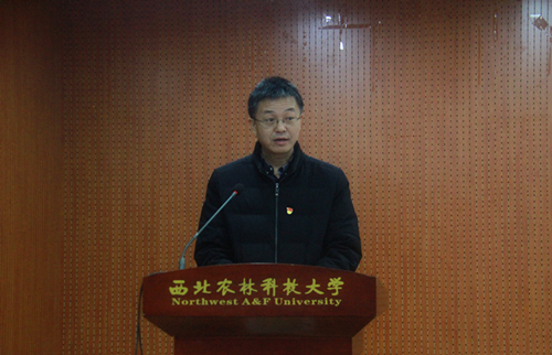 f16e0a811772435d85833fe2caf0b7c7.jpg 党委书记王德连宣读表彰决定.jpg