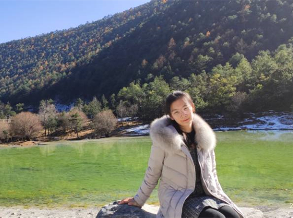 900e6eaf414d41cba8bcc57c431f50a9.jpg 于咏雪_副本.jpg