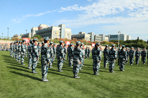一军姿训练_副本.jpg