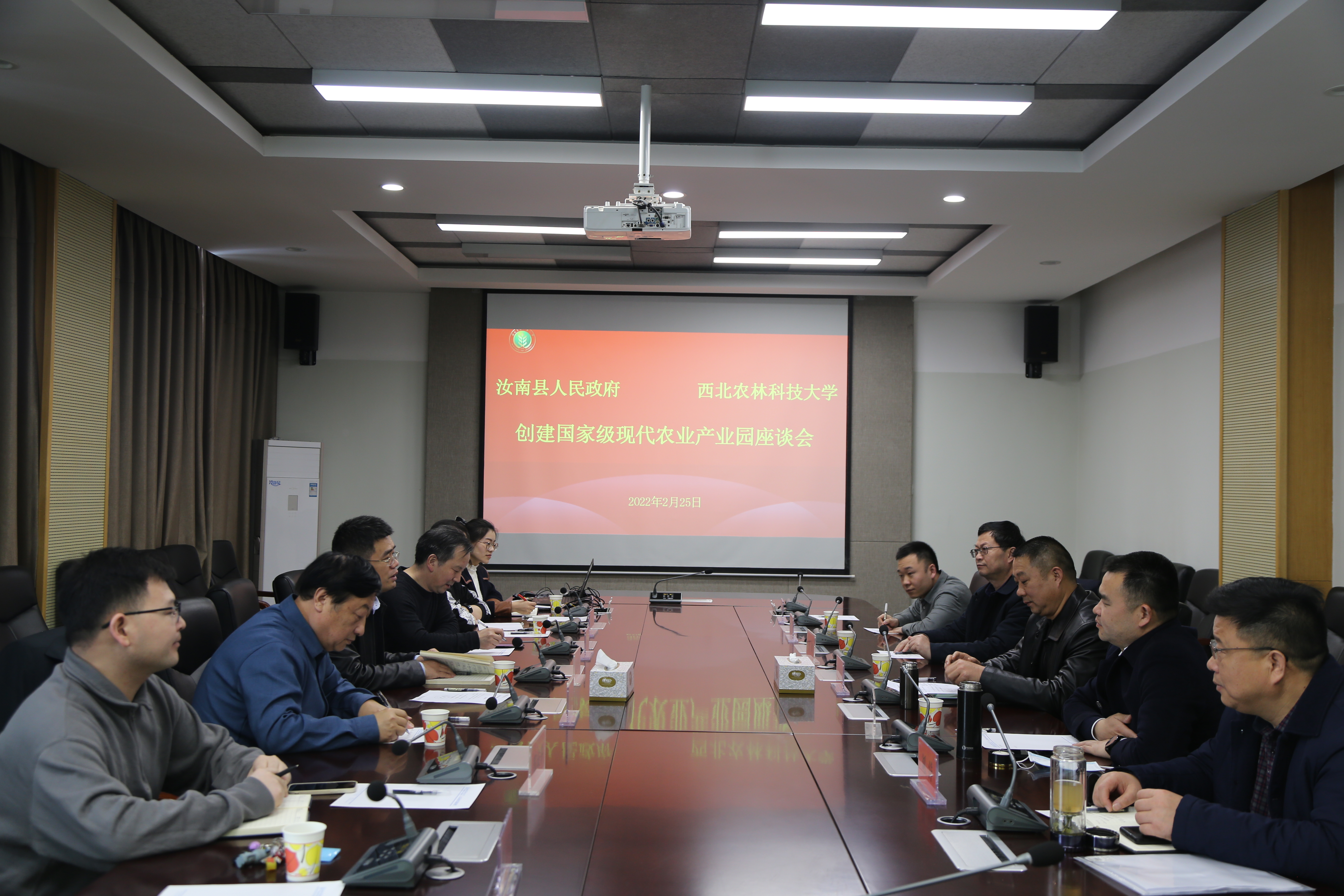 4cb43f16ff574fd8ae56d3d6a3d3d1c3.jpg 4cb43f16ff574fd8ae56d3d6a3d3d1c3.jpg