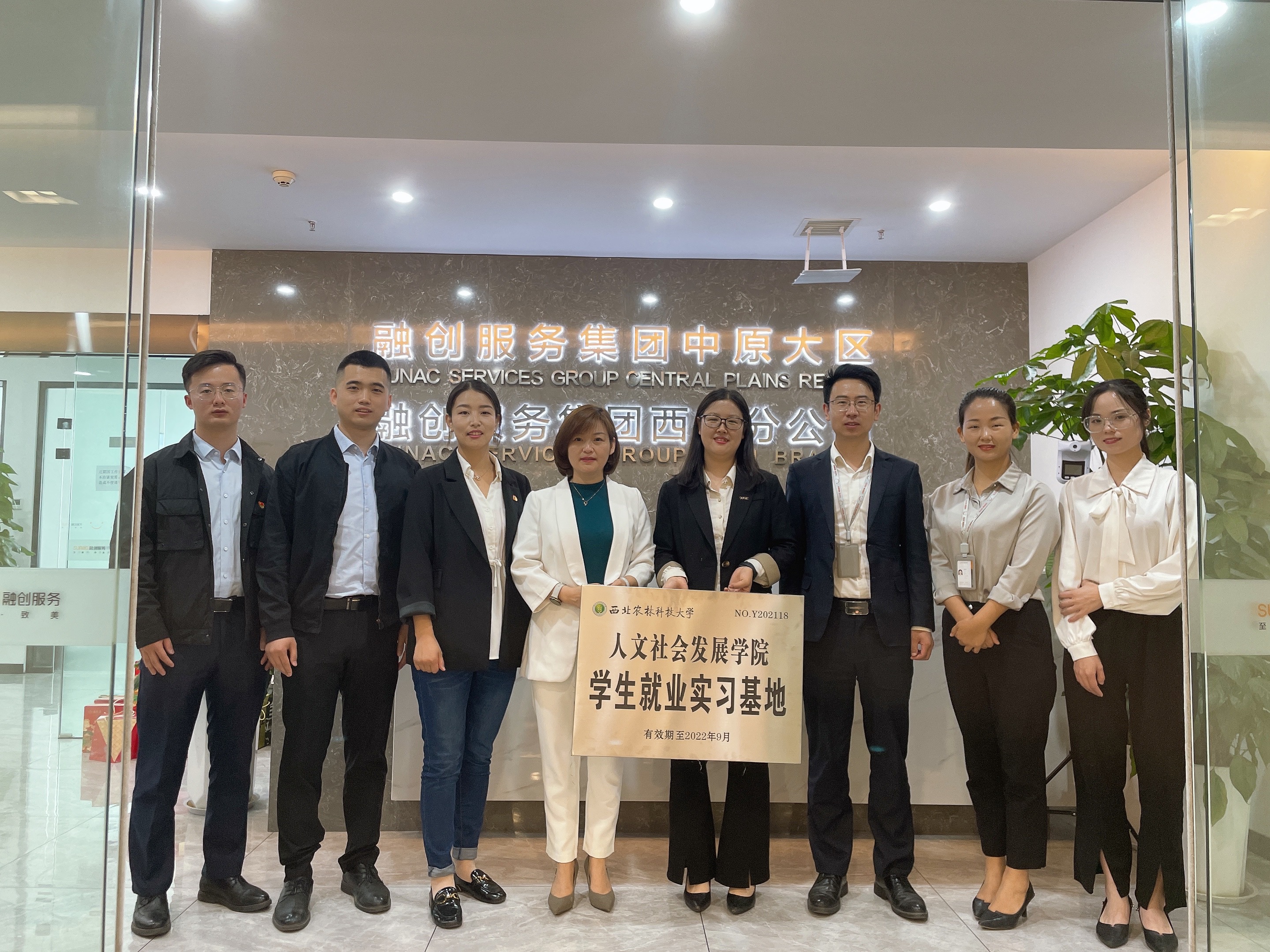 6e86319175f049759abc65afe087a76e.jpg 6e86319175f049759abc65afe087a76e.jpg