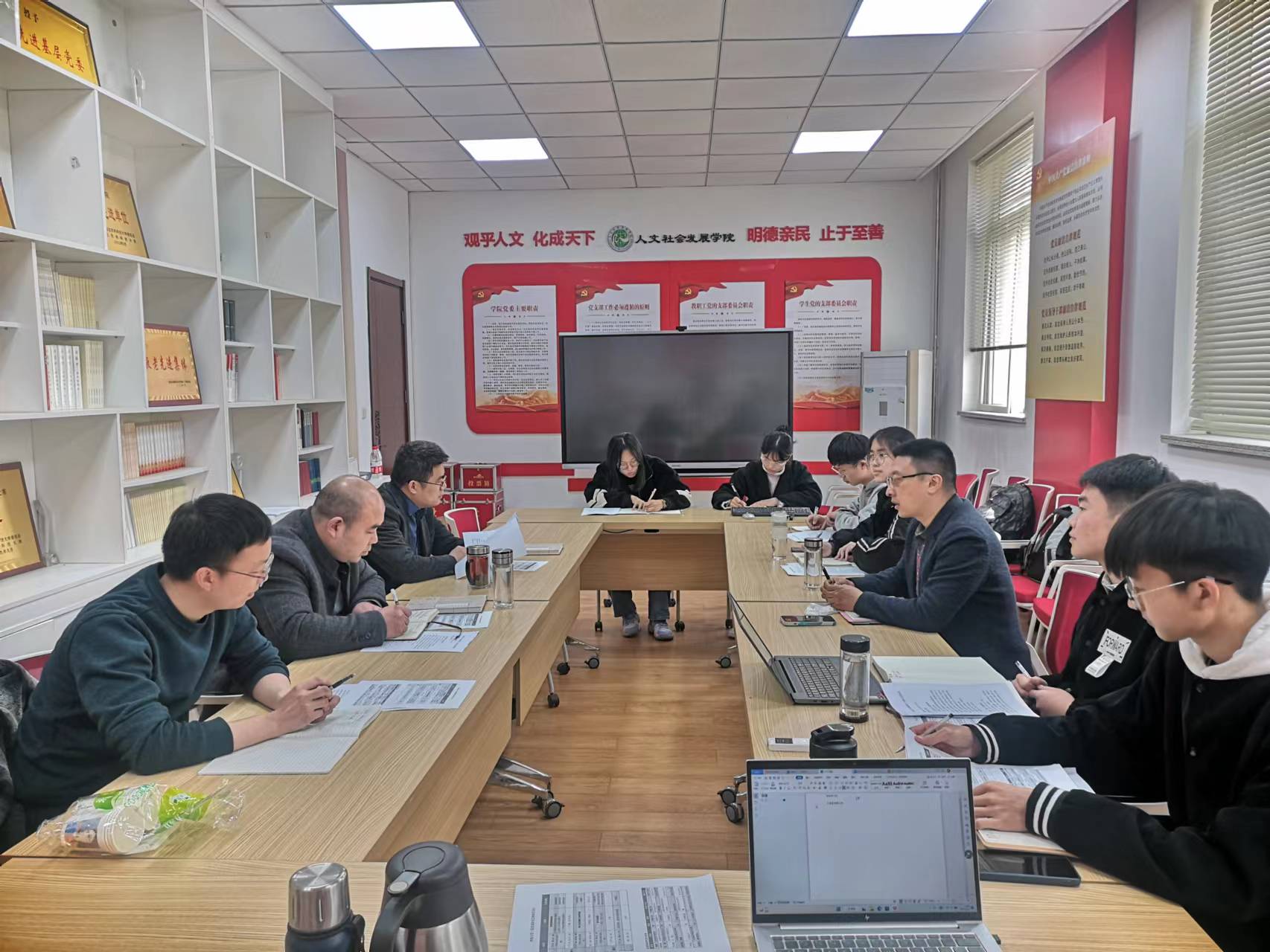 6467aa25a0cc4d318f74cb1e4fb3135e.jpg 6467aa25a0cc4d318f74cb1e4fb3135e.jpg