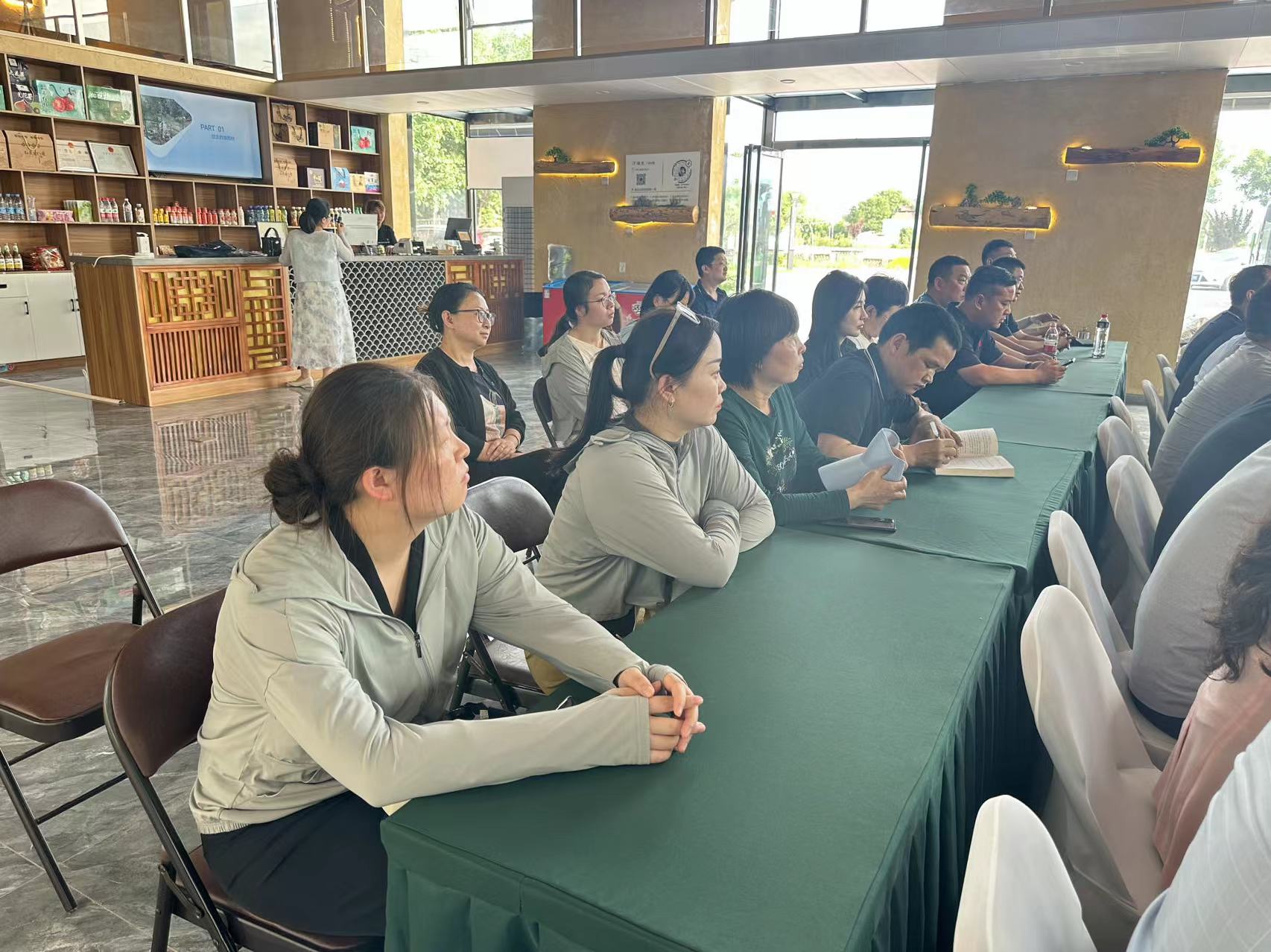 fe9cf0e3880d46b0a20610c4185cc63d.jpg fe9cf0e3880d46b0a20610c4185cc63d.jpg